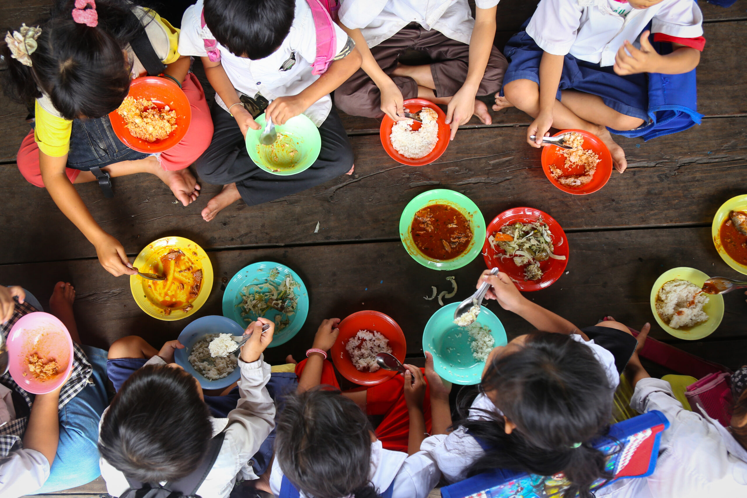 Novo relatório da GCNF identifica que programas de alimentação escolar impulsionam crescimento socioeconômico